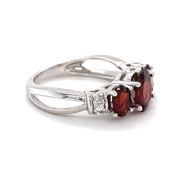 Sterling silver ring hot sale with garnet stone