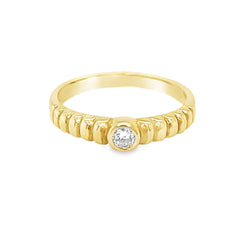 18ct Gold Solitaire Diamond Ridged Band Ring