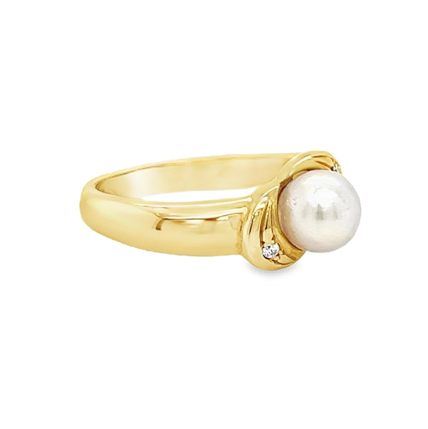 Single Cultured Pearl & Diamond Ring 18ct Gold side