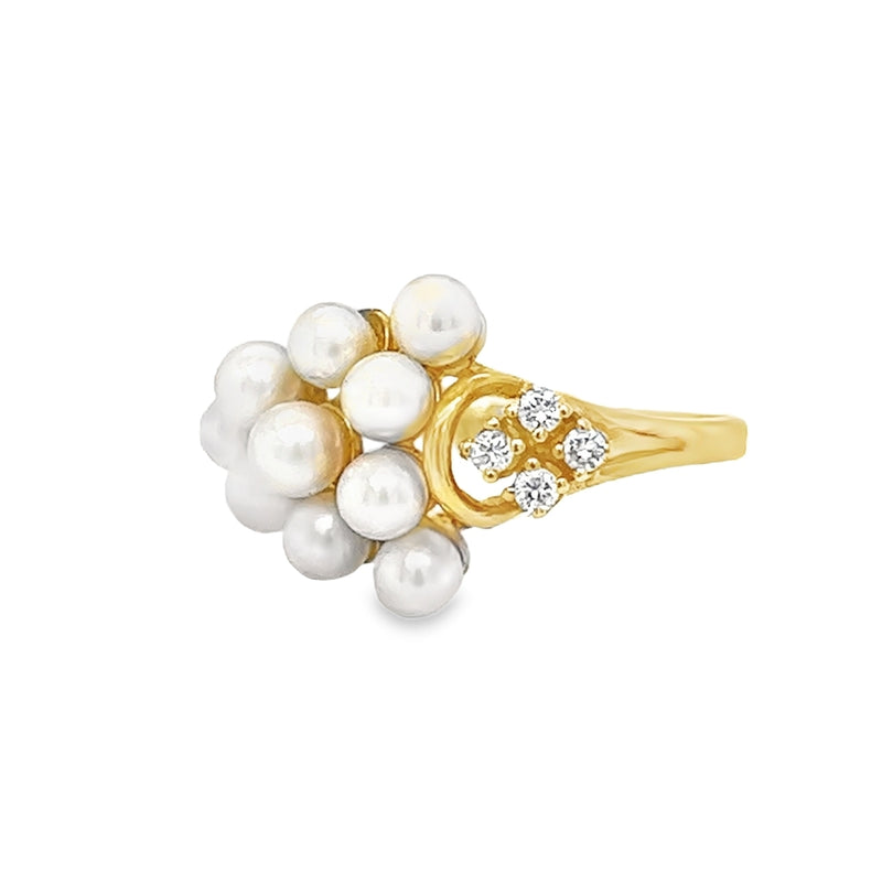 Cultured Pearl & Diamond Ring 18ct Gold side