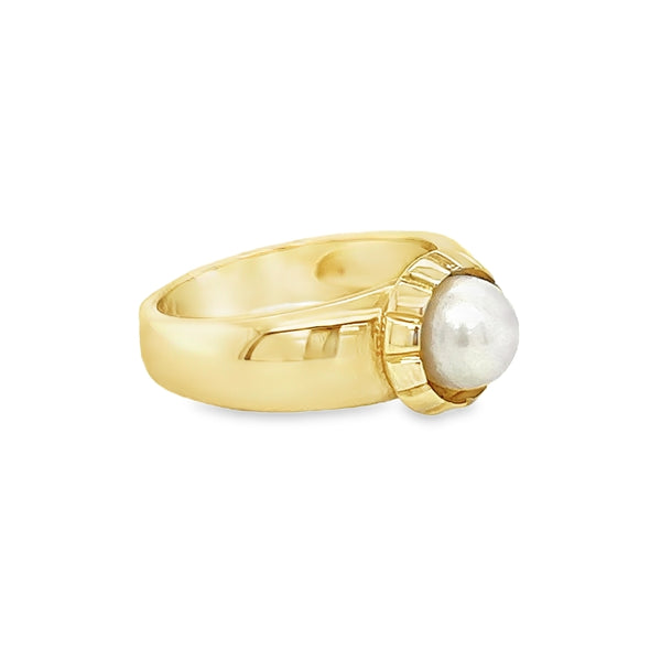 Single Cultured Pearl Ring 18ct Gold side