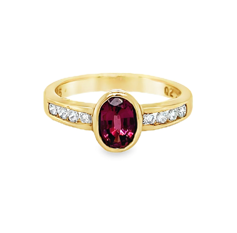 Garnet & Diamond Ring 9ct Gold