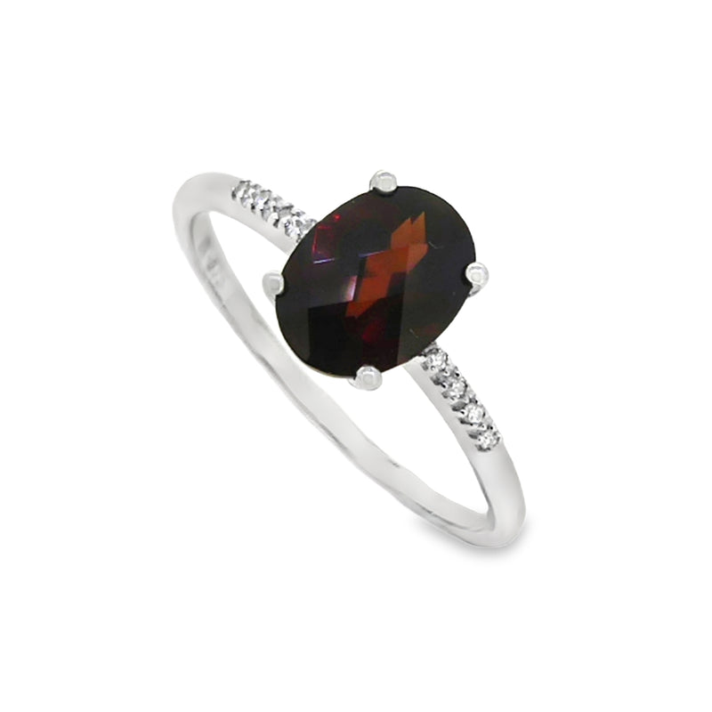 9ct White Gold Oval Garnet & Diamond Ring SIDE 2