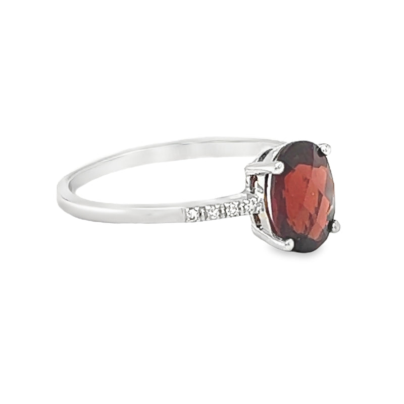 9ct White Gold Oval Garnet & Diamond Ring SIDE