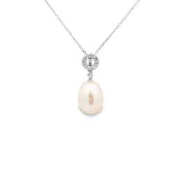 9ct White Gold Pearl & Diamond Circle Necklace